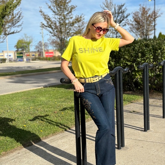 New Yellow T-shirt with rhinestones NWT - Picture 3 of 5